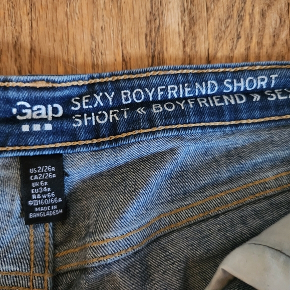 GAP Jean shorts - Picture 3 of 3